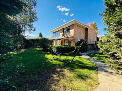 Vendemos hermosa casa de campo en plena milla de oro de cajica, 250 mt2, 3 habitaciones