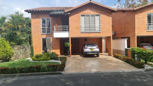 Casa Campestre En Venta En Cali En Pance V7170, 310 mt2, 5 habitaciones