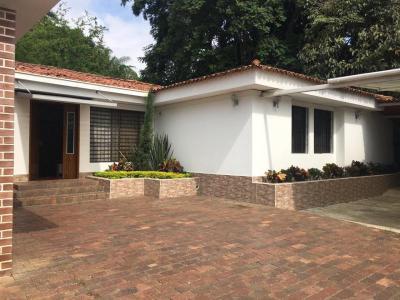 Casa Campestre En Venta En Cali En Pance V14244, 500 mt2, 4 habitaciones