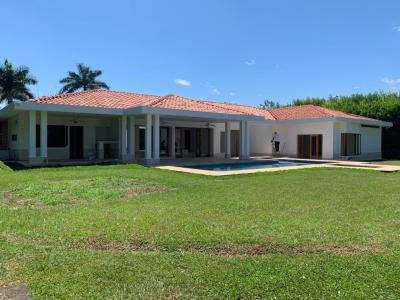 Casa Campestre En Venta En Cali En Pance V62679, 520 mt2, 3 habitaciones