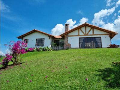 Venta hermosa casa campestre Via San Antonio la Ceja, 155 mt2, 3 habitaciones