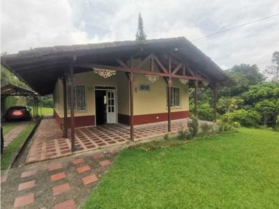 VENTA CASA CAMPESTRE EN CONJUNTO VÍA A CIRCASIA, 190 mt2, 3 habitaciones