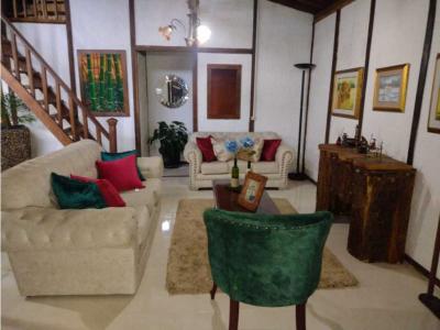 Se vende casa campestre ubicada en circasia Quindio, 300 mt2, 5 habitaciones