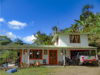 Venta de Casa Campestre en Santa Rosa de Cabal, Risaralda, 105 mt2, 1 habitaciones
