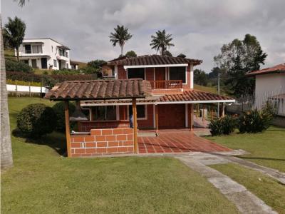 Casa Campestre en Venta Sector Samaria en el Carmen de Viboral , 280 mt2, 6 habitaciones