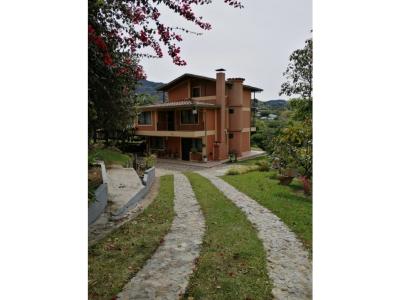 #vendo casa campestre el Peñol Antioquia FR1, 1300 mt2, 5 habitaciones