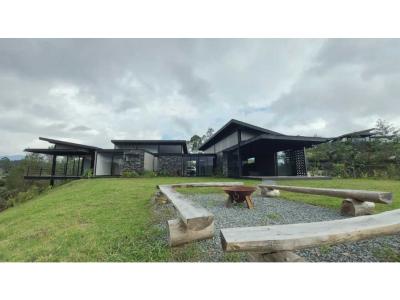 Vendo lujosa Casa Campestre en el Retiro, Antioquia, 350 mt2, 3 habitaciones