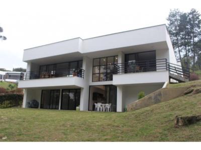 Casa en Venta sector La Esperanza en el Alto de Las Palmas, 420 mt2, 4 habitaciones