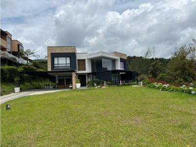 Espectacular casa en san Luis escobero nueva! Con piscina y gym, 366 mt2, 5 habitaciones
