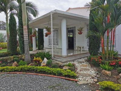 Casa Campestre En Venta En Jamundi V14292, 350 mt2, 4 habitaciones