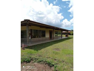 Vendo casa finca en la ceja Antioquia, 420 mt2, 5 habitaciones