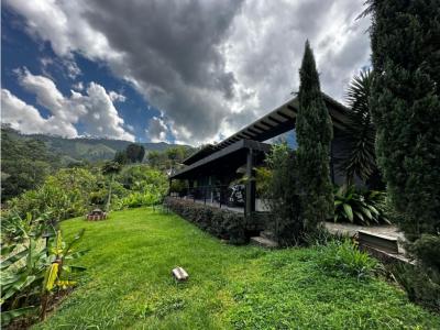 Venta Casa Campestre en La Estrella, Antioquia Vereda San Isidro, 300 mt2, 3 habitaciones