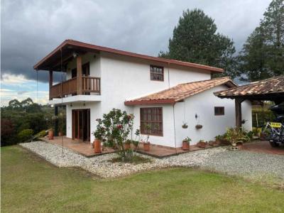 Se vende Casa Finca en Marinilla cerca a Rionegro -Carmen de Víboral e, 4960 mt2, 4 habitaciones