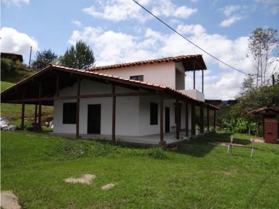 casa campestre en venta Marinilla Antioquia AM CH, 220 mt2, 3 habitaciones