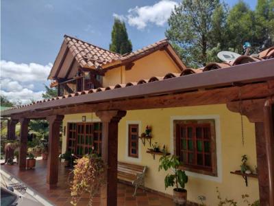 Vendo Hermosa casa finca en Santa Elena cerca al parque Arví, 330 mt2, 6 habitaciones