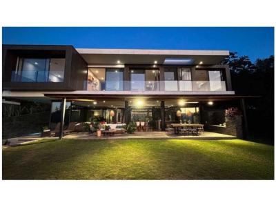 Espectacular casa para la venta en Las palmas, 680 mt2, 4 habitaciones