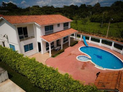 Casa Campestre En Venta En Melgar V158532, 270 mt2, 4 habitaciones