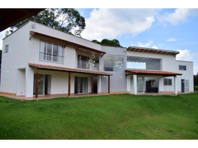 se vende casa campestre Condominio La Acuarela, 720 mt2, 5 habitaciones