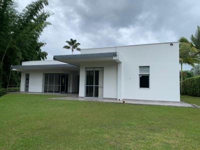 Casa Campestre En Venta En Pereira V42382, 290 mt2, 3 habitaciones