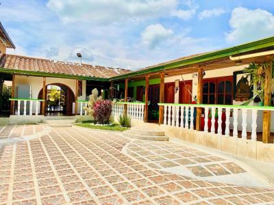 Casa Campestre En Venta En Pereira V73116, 480 mt2, 4 habitaciones