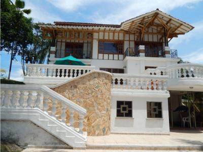 Vendo Unica y Espectacular Hacienda Campestre en Cerritos, 700 mt2, 6 habitaciones