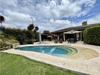 Finca en venta con piscina en Llanogrande, V. Vilachuaga, 627 mt2, 4 habitaciones