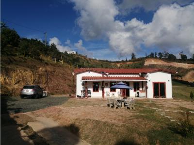 Casa Campestre en Venta Sector La Enea - San Vicente , 106 mt2, 4 habitaciones