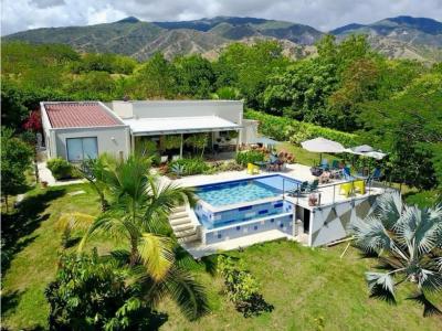 Linda y Completa Casa en Santa Fe de Antioquia rodeada de Naturaleza, 207 mt2, 4 habitaciones
