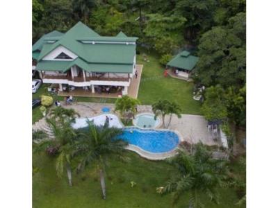 Espectacular casa campestre amoblada cerca al parque tayrona, 22000 m2, 616 mt2, 5 habitaciones