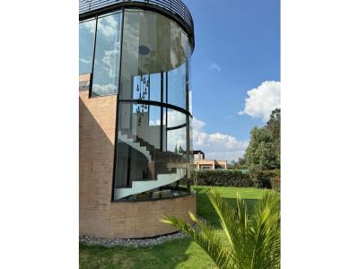 Moderna casa para VENTA y ARRIENDO en Sopó, 304 mt2, 4 habitaciones