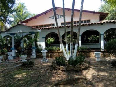 Se vende casa campestre en Turbaco Bolívar, 450 mt2, 5 habitaciones