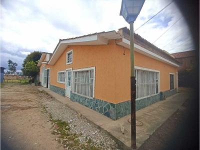 Venta  casa,bodega y lote cubierto  Zipa total 320 mtrs², 200 mt2, 3 habitaciones