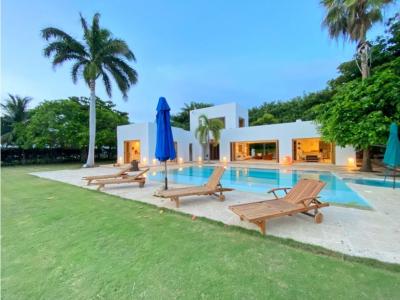 Vendemos casa frente al mar caribe en Punta Canoa Cartagena de indias, 289 mt2, 5 habitaciones