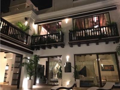 Casa en venta Cartagena ciudad amurallada, 840 mt2, 6 habitaciones