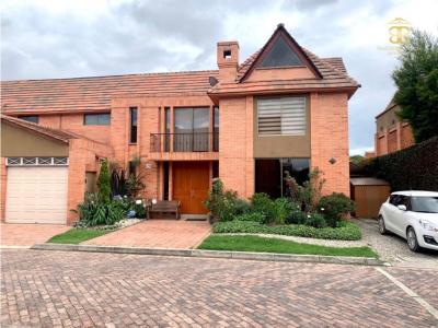 Se vende Casa en Santa Bibiana, 283 mt2, 4 habitaciones
