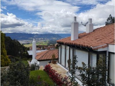 Vendo Casa hermosa vista en Encenillos de Sindamanoy $1.900Mlls, 220 mt2, 3 habitaciones