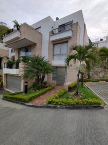 Casa Condominio En Venta En Cali En Aguacatal V14629, 272 mt2, 4 habitaciones