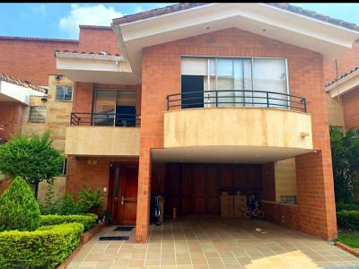 Casa Condominio En Venta En Cali En Cristales V143298, 280 mt2, 5 habitaciones