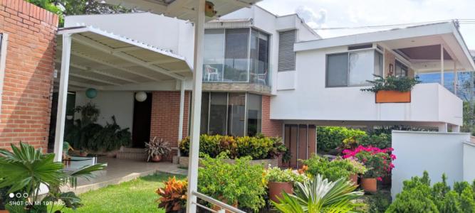 Casa Condominio En Venta En Cali V144126, 330 mt2, 5 habitaciones