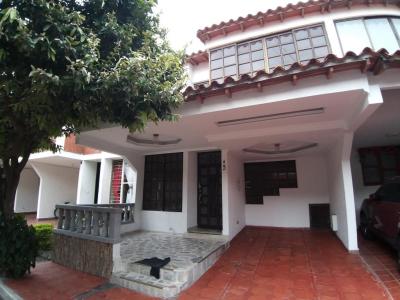 Casa Condominio En Venta En Cucuta En Av. Libertadores, Parques Residenciales A V50408, 190 mt2, 5 habitaciones