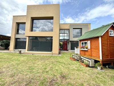 Casa En Venta En Cota En Siberia V132576, 244 mt2, 4 habitaciones