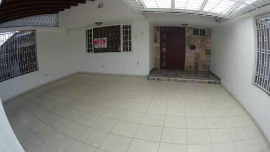 Casa En Venta En Cucuta En Quinta Oriental V84803, 227 mt2, 4 habitaciones