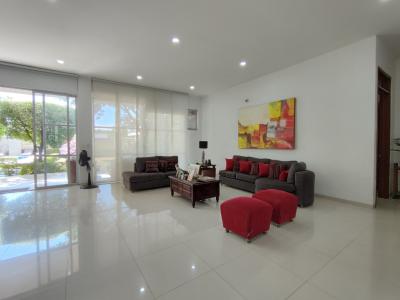 Casa En Venta En Cucuta V157995, 380 mt2, 4 habitaciones