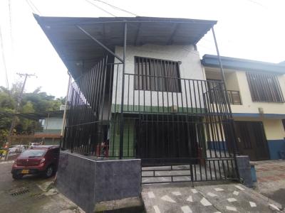 Casa En Venta En Dosquebradas En Campestre C V72840, 120 mt2, 4 habitaciones