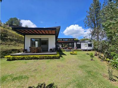 CASA EN VENTA EN EL RETIRO ANTIOQUIA, CERCA A ZONA URBANA, 320 mt2, 3 habitaciones