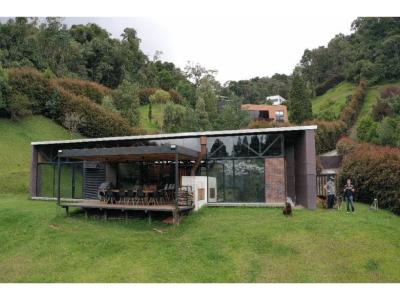 Casa en El Retiro Antioquia, 350 mt2, 3 habitaciones