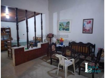 Casa En Venta Envigado Sector La Paz, 156 mt2, 3 habitaciones