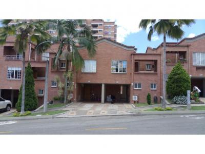 CASA EN ENVIGADO, 165 mt2, 4 habitaciones