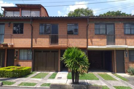 Casa En Venta En Itagüi En Suramerica V120085, 100 mt2, 3 habitaciones