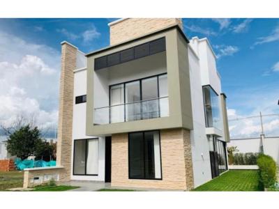Casa en venta en las Mercedes jamundi, 360 mt2, 5 habitaciones